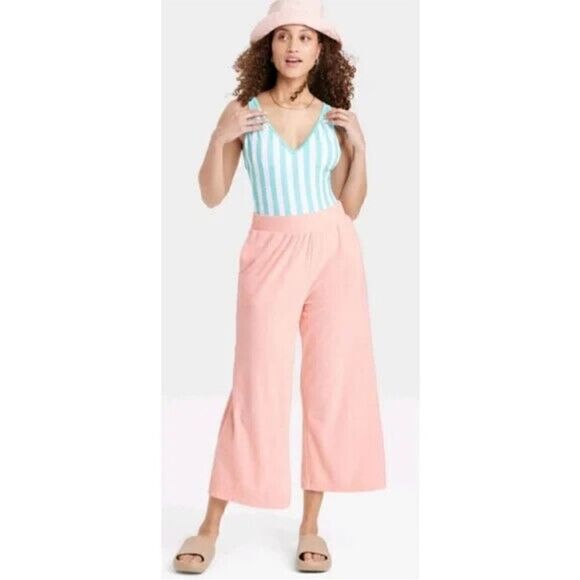 Small A New Day Cropped Pants - Picture 2 of 8